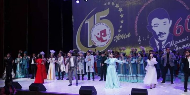 «ӘН МЕН ӘЗІЛ» АТТЫ МЕРЕКЕЛІК ШАРА ТҮРКІСТАНДЫҚ КӨРЕРМЕНГЕ ЕРЕКШЕ ӘСЕР СЫЙЛАДЫ