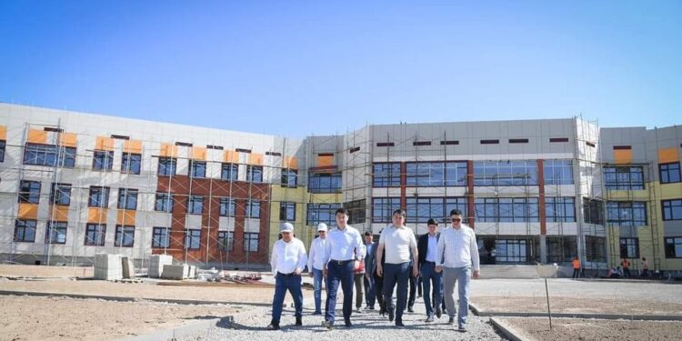 ДАРХАН САТЫБАЛДЫ ТҮРКІСТАНДАҒЫ ӘЛЕУМЕТТІК МАҢЫЗЫ БАР НЫСАНДАРДЫҢ ҚҰРЫЛЫС БАРЫСЫН ТЕКСЕРДІ