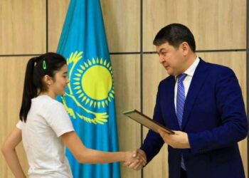ТҮРКІСТАНДЫҚ КОМАНДА МЕКТЕП ЛИГАСЫН ҮШІНШІ РЕТ ЖЕҢІП АЛДЫ