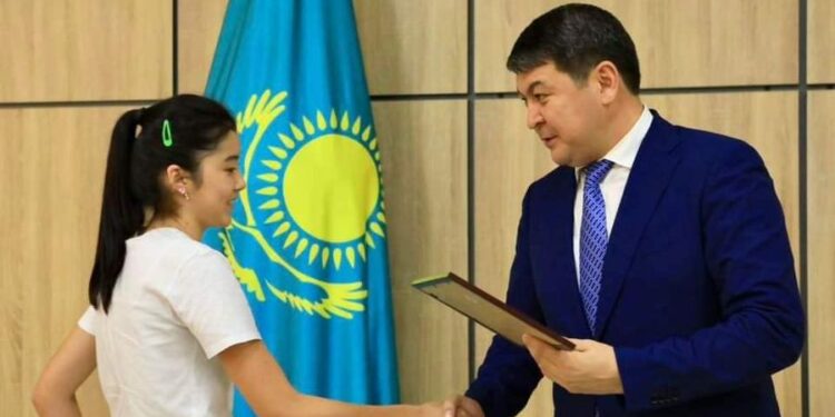 ТҮРКІСТАНДЫҚ КОМАНДА МЕКТЕП ЛИГАСЫН ҮШІНШІ РЕТ ЖЕҢІП АЛДЫ