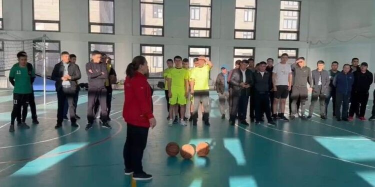 ТҮРКІСТАНДА ҚАРЖЫ САЛАСЫНЫҢ ҚЫЗМЕТКЕРЛЕРІ АРАСЫНДА САЙЫС ӨТІП ЖАТЫР