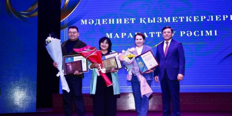 ТҮРКІСТАНДА ҮЗДІК МӘДЕНИЕТ ҰЖЫМДАРЫ МЕН ҚЫЗМЕТКЕРЛЕРІ МАРАПАТТАЛДЫ