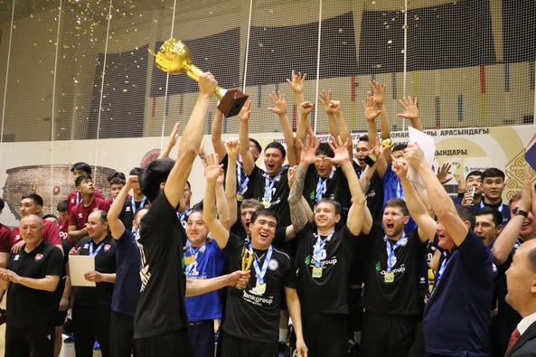 ТҮРКІСТАННЫҢ «ТҰРАН» ВОЛЕЙБОЛ КОМАНДАСЫ ҮШ ДҮРКІН ЕЛ ЧЕМПИОНЫ АТАНДЫ