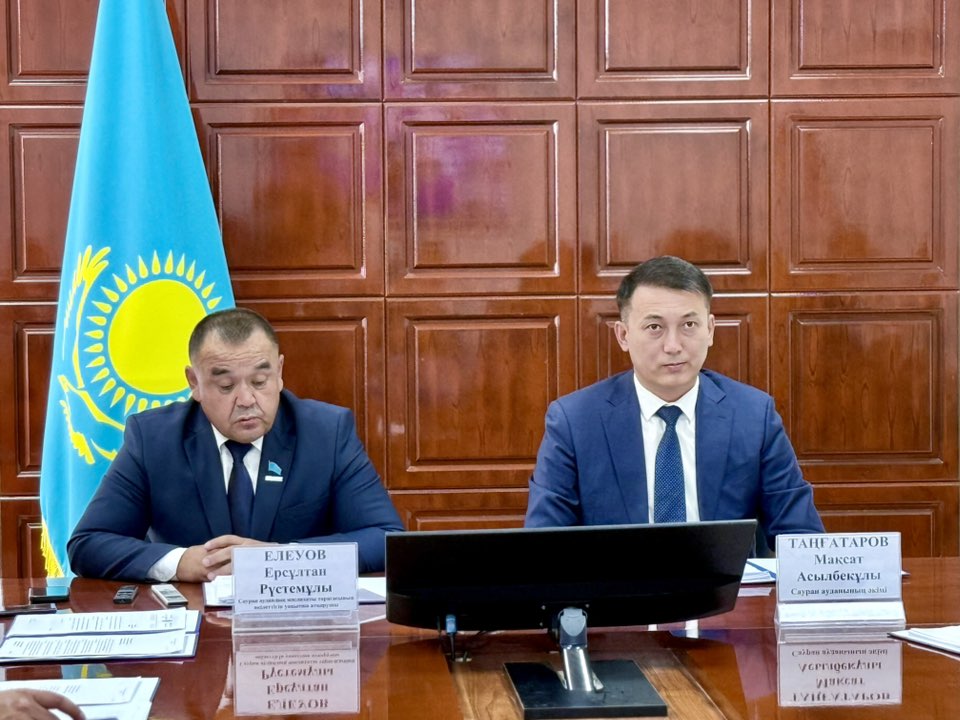 САУРАН АУДАНЫНДА  МӘСЛИХАТТЫҢ КЕЗЕКТЕН ТЫС СЕССИЯСЫ ӨТТІ